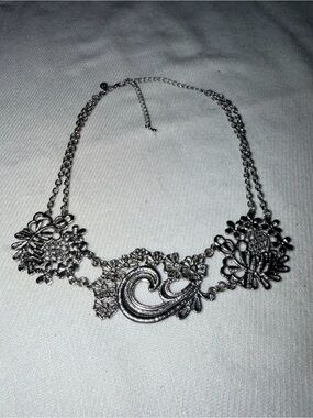 Vintage Cookie Lee Silver Tone Floral Lace Paisley Bib Necklace